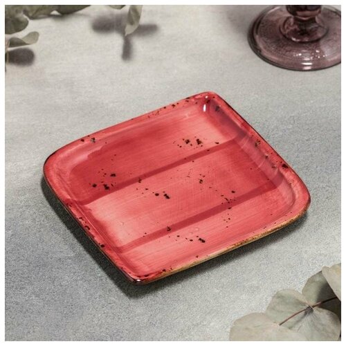 Блюдо фарфоровое квадратное «Ардент», 14,5×14,5 см, цвет красный