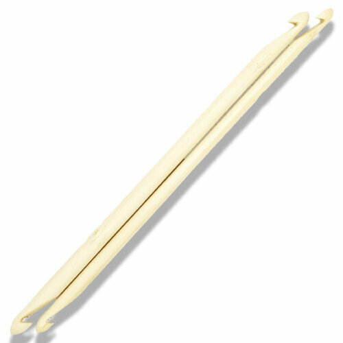 Набор бамбуковых двухсторонних крючков для вязания 2шт. d-8мм,10мм, длина- 24см, цвет: бледно-желтый
