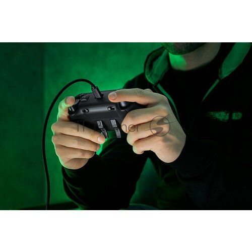 Игровой контроллер Razer Wolverine V2 Chroma - Wired Gaming Controller for Xbox Series X