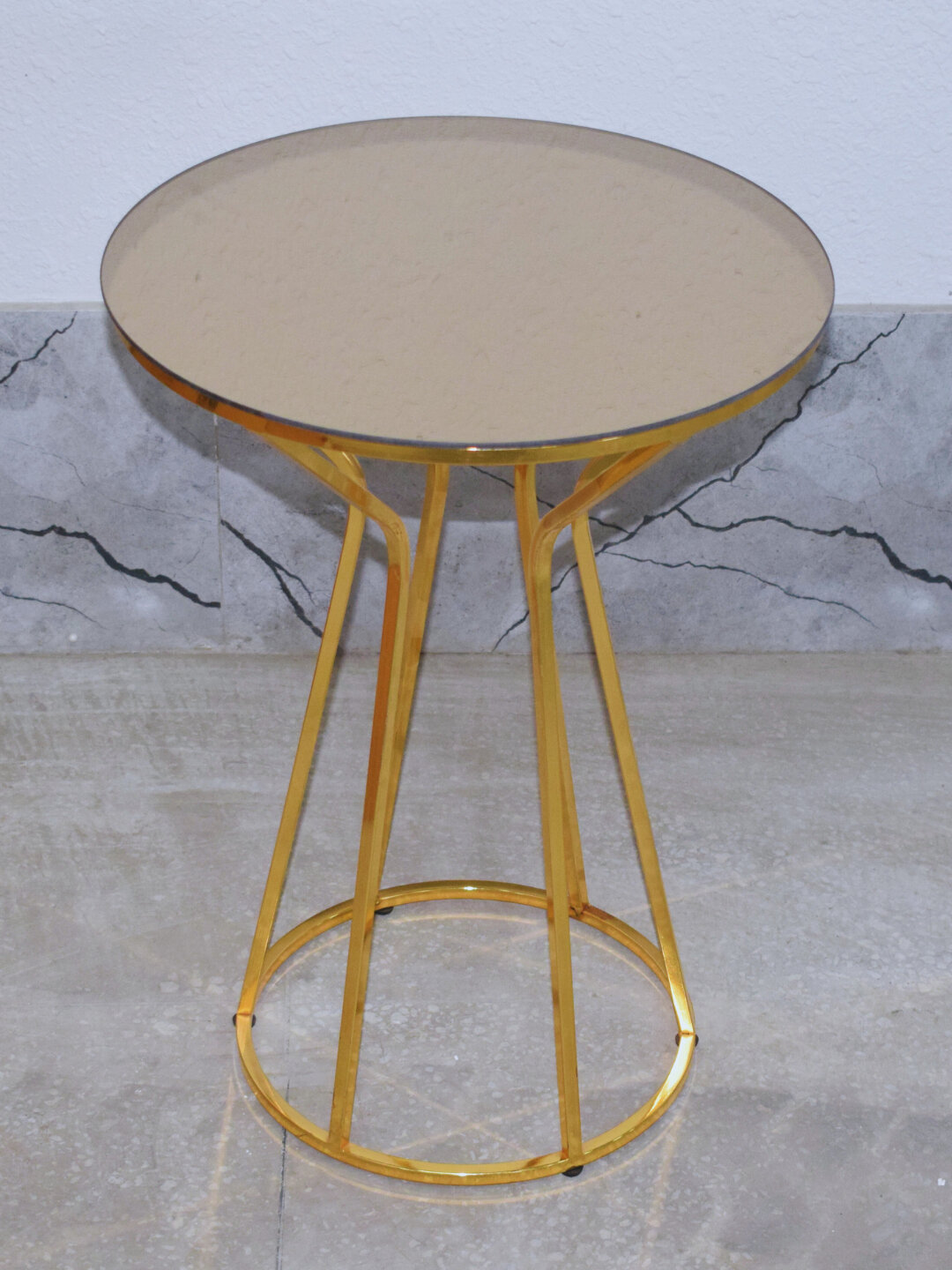 Набор журнальных столиков "Золотые", стекло/металл, 40х40х54,5 см — фото 1