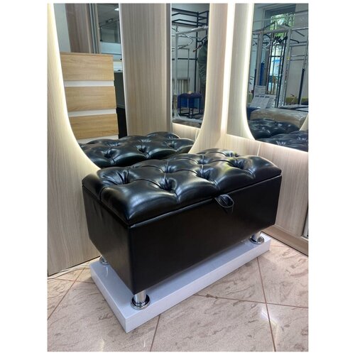 Банкетка с каретной стяжкой кожаная / Пуфик банкетка в прихожую / черный