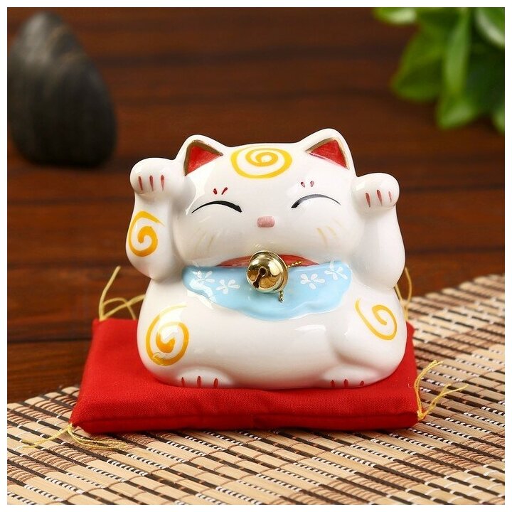 Сувенир кот копилка керамика "Манэки-нэко" h 7,5 см, белый