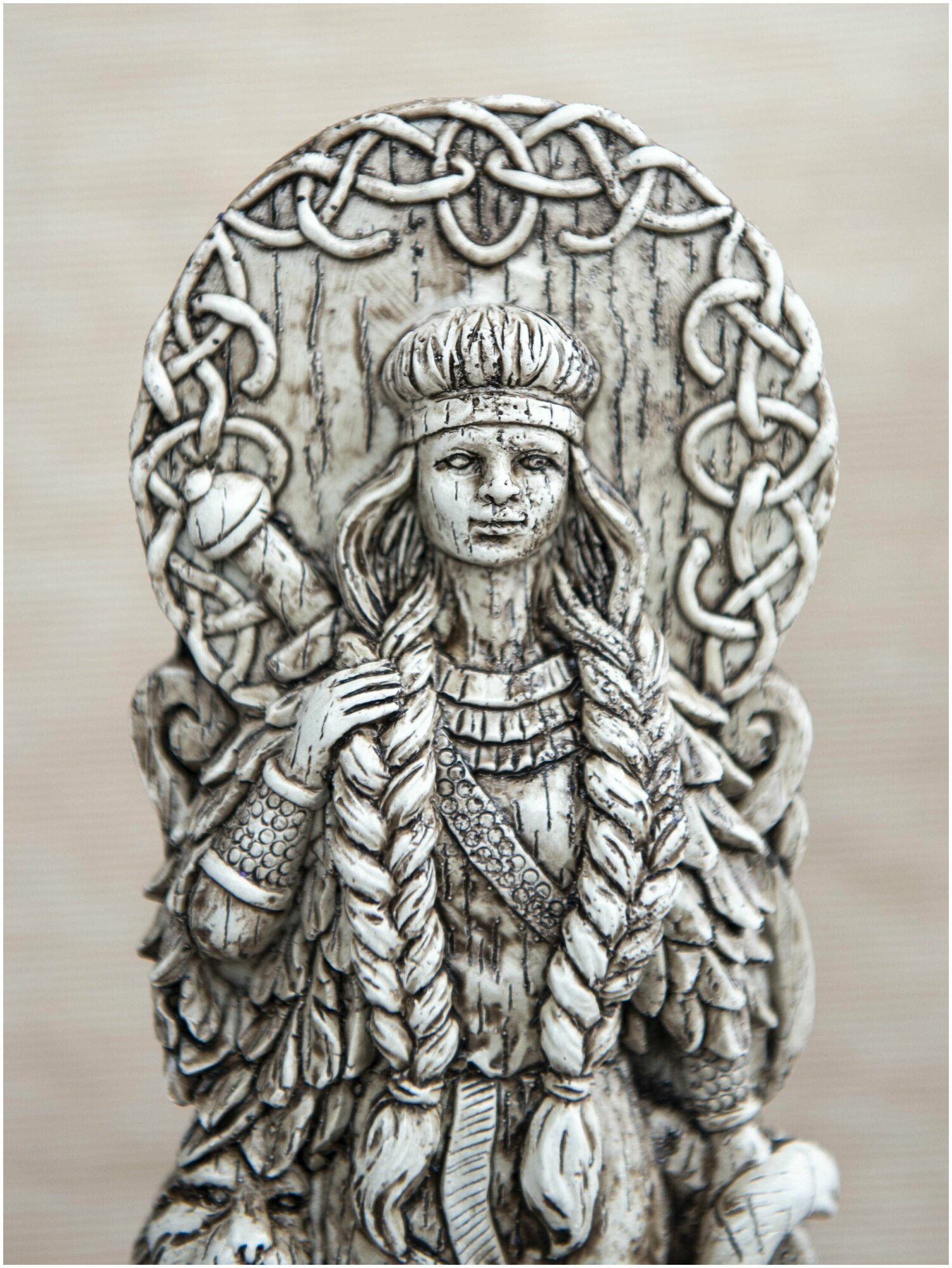 Барельеф женский оберег Фрейя скандинавская богиня любви, красоты, плодородия керамика 22 см - фотография № 2