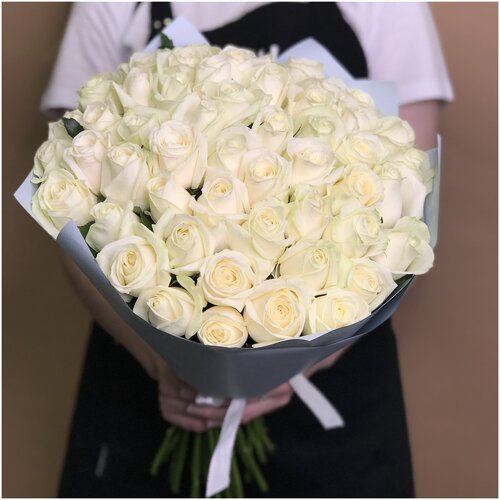 Букет из 51 белой розы (50 см).