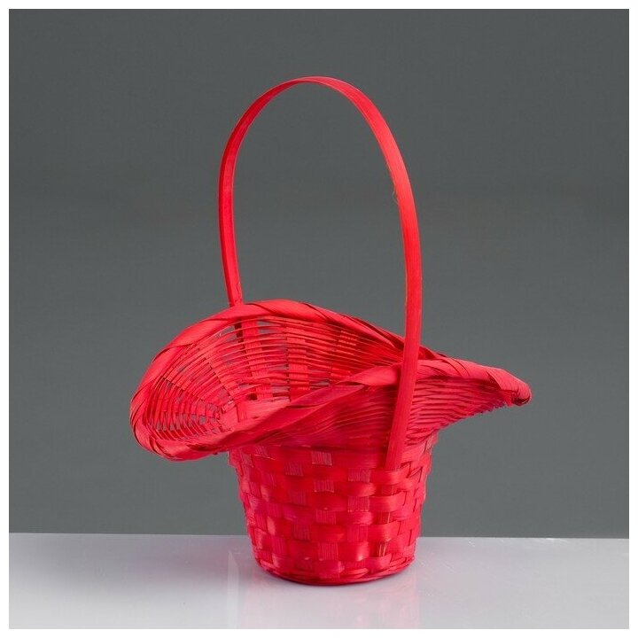 фото Корзина плетёная, бамбук, красная, (шляпка)