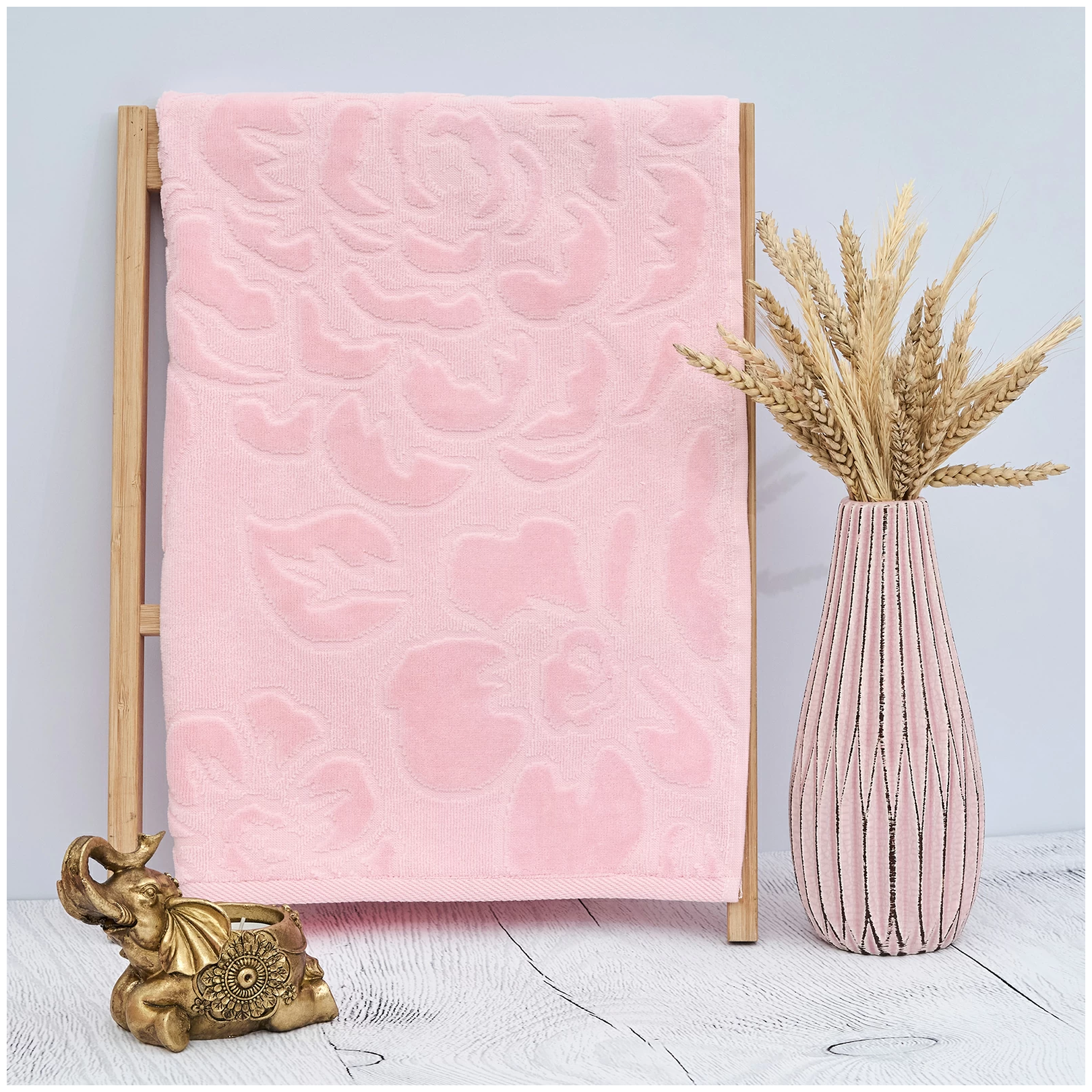 Полотенце велюровое со стрижением "Tenerezze" 70х120, розовый - фотография № 1