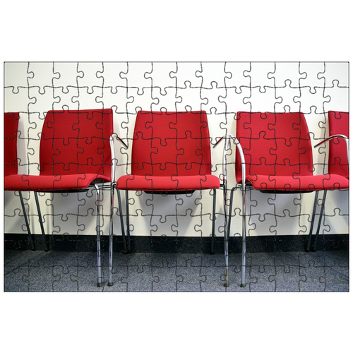 фото Магнитный пазл 27x18см."стулья, красный, красные стулья" на холодильник lotsprints
