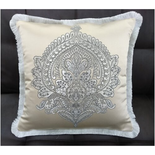 Подушка декоративная 60х60 см. с Бахромой
