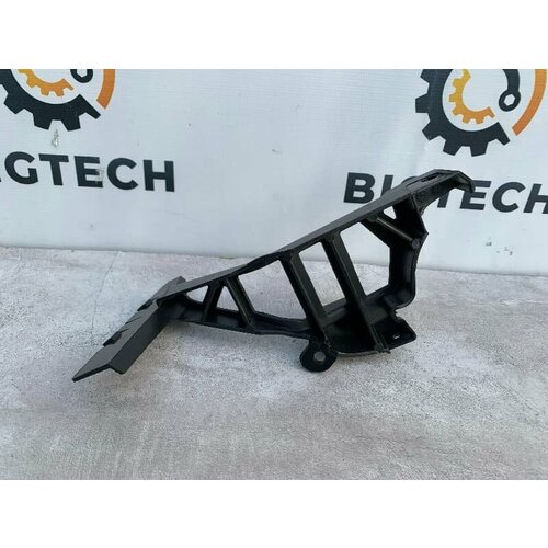 Кронштейн заднего бампера правый нижний Mercedes Benz GLA-Class X156 A1568853400