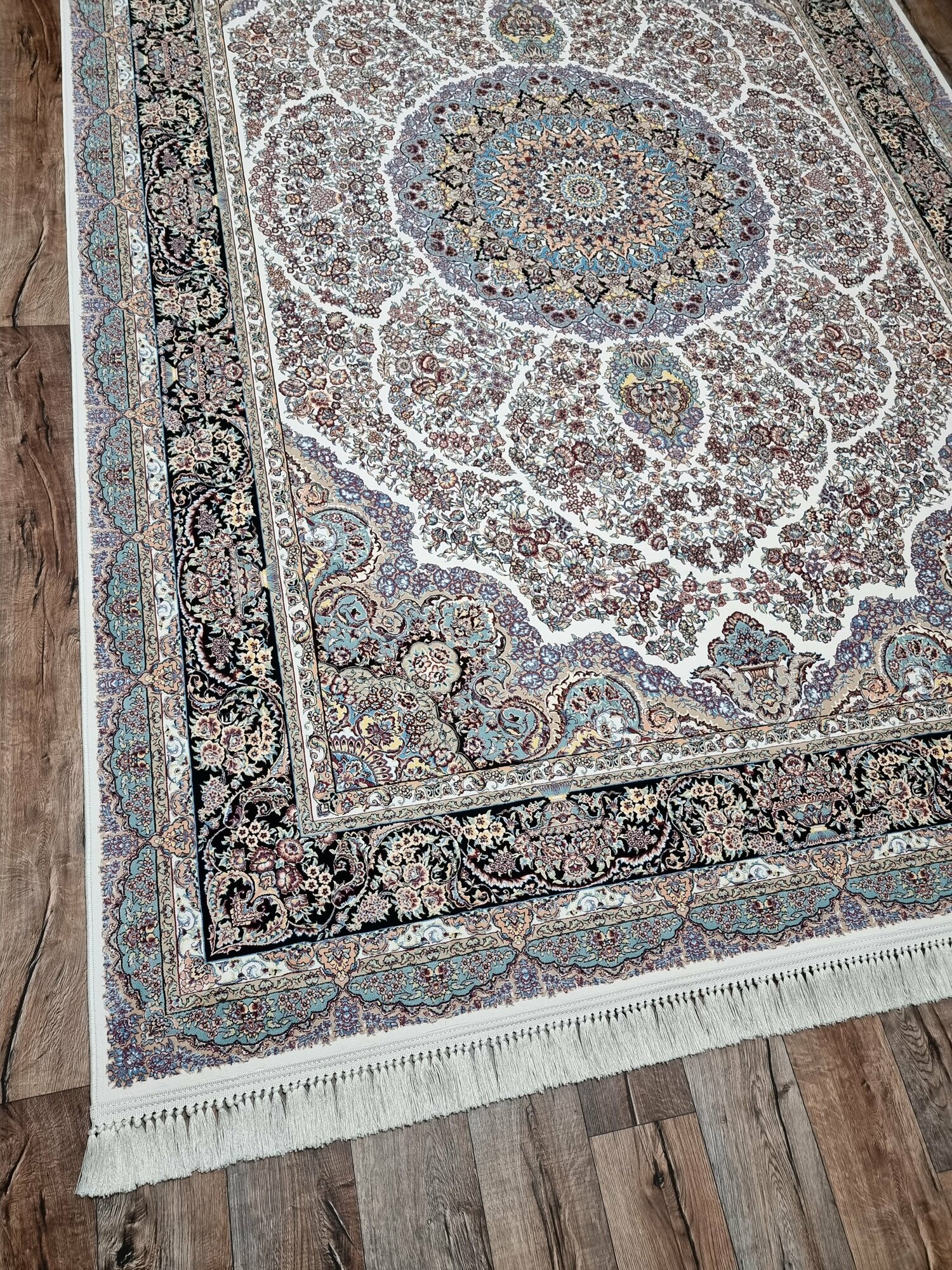 Персидский ковер Farrahi Carpet, Иран, размер 1.5х2.25 м
