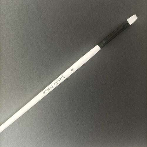 Кисть синтетика жесткая Pennelo плоская N 4 короткая ручка