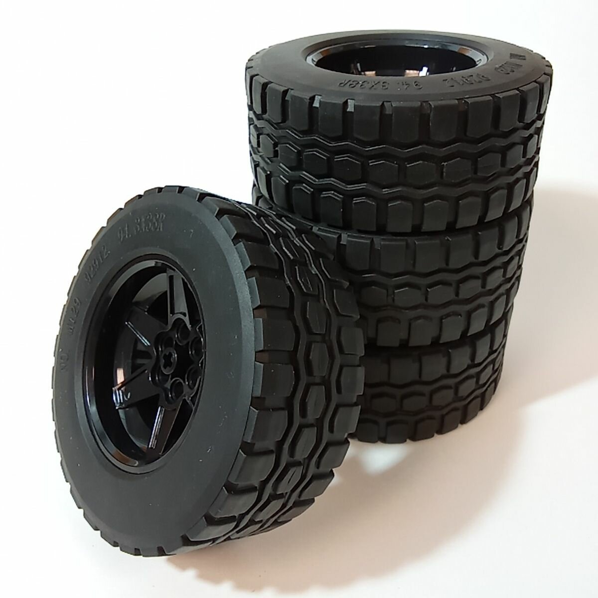 фото Комплект колес для конструктора техник 94x38 мм: шины 92912 - 4 шт, диски 15038 - 4 шт