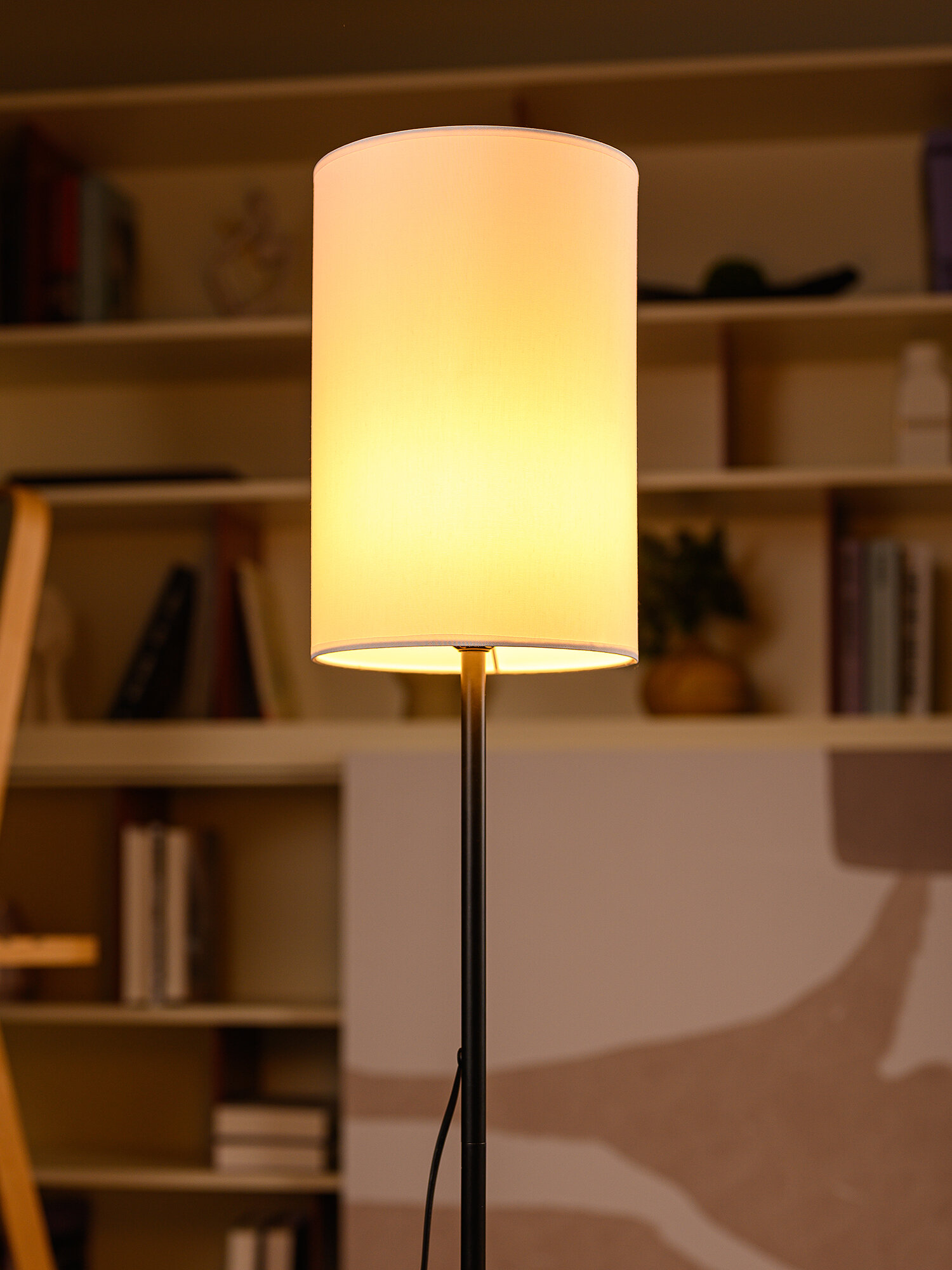 Изображение Светильник напольный HT-167BW, ARTSTYLE, черный/белый, метал./ткань, E27