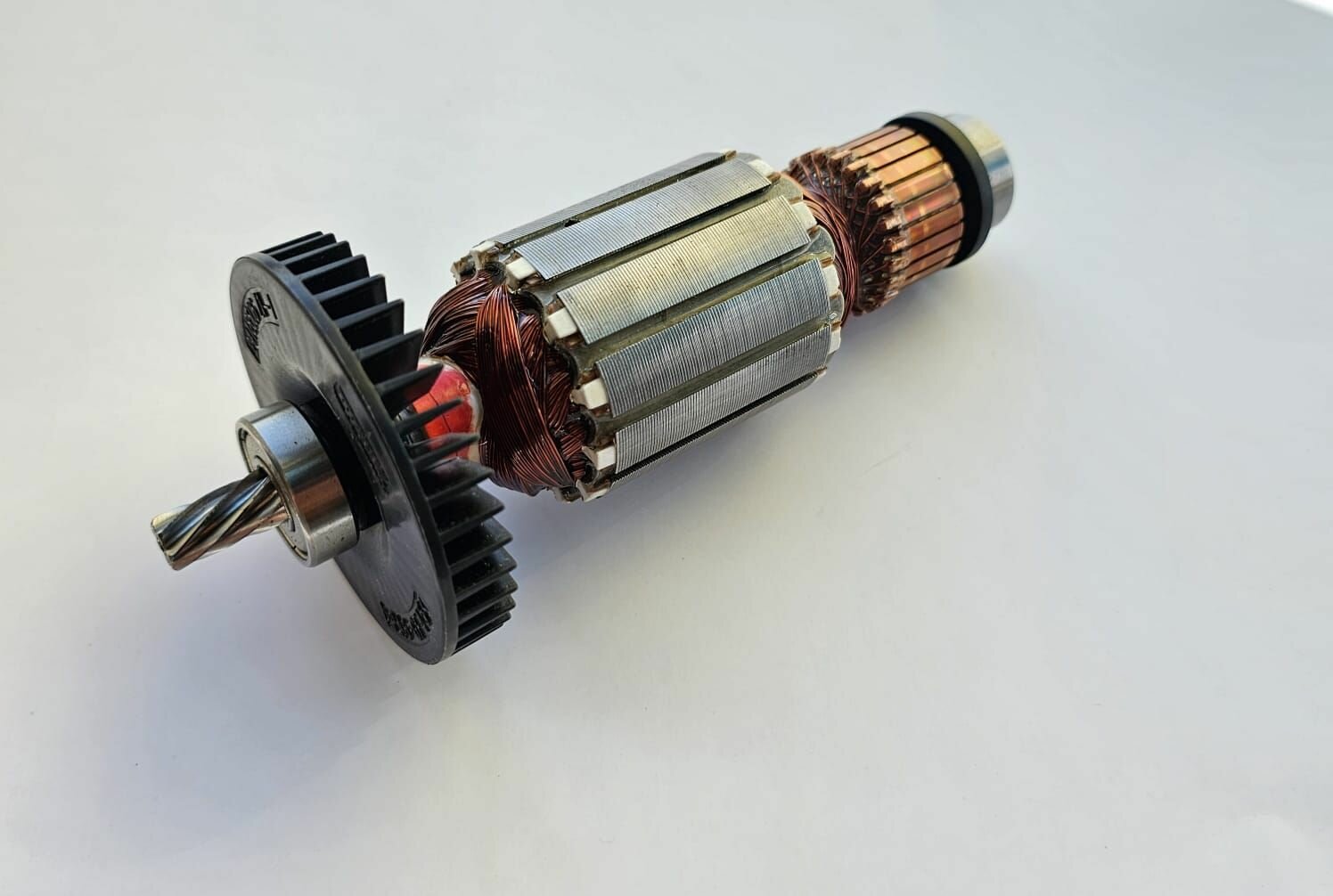 Ротор (Якорь) 240В в сборе для дрели-миксера MAKITA M6600, 513914-9