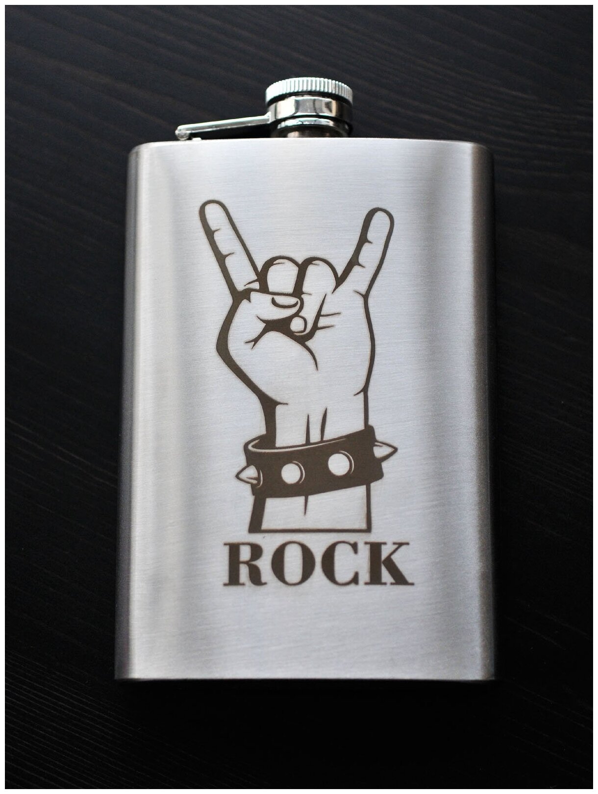 Фляга RiForm с гравировкой "Rock" — фото 1