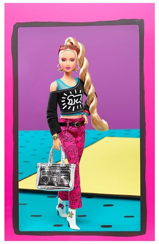 Коллекционная кукла Barbie Х Кит Харинг (FXD87) - фото №3