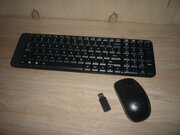 Клавиатура + мышь беспроводная Logitech MK220 (английская раскладка), черный