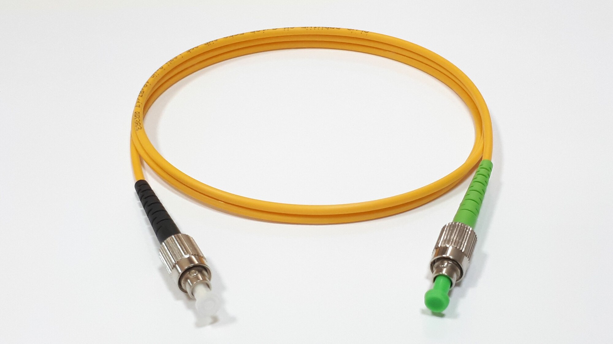 Шнур оптический (патч-корд) pc FC/APC-FC/UPC 9/125 G652 simplex LSZH 1m 3.0mm