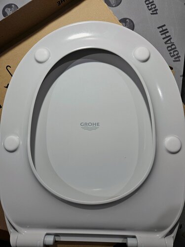 Изображение товара Сиденье для унитаза GROHE Bau Ceramic с микролифтом (плавное опускание), Slim 39898000