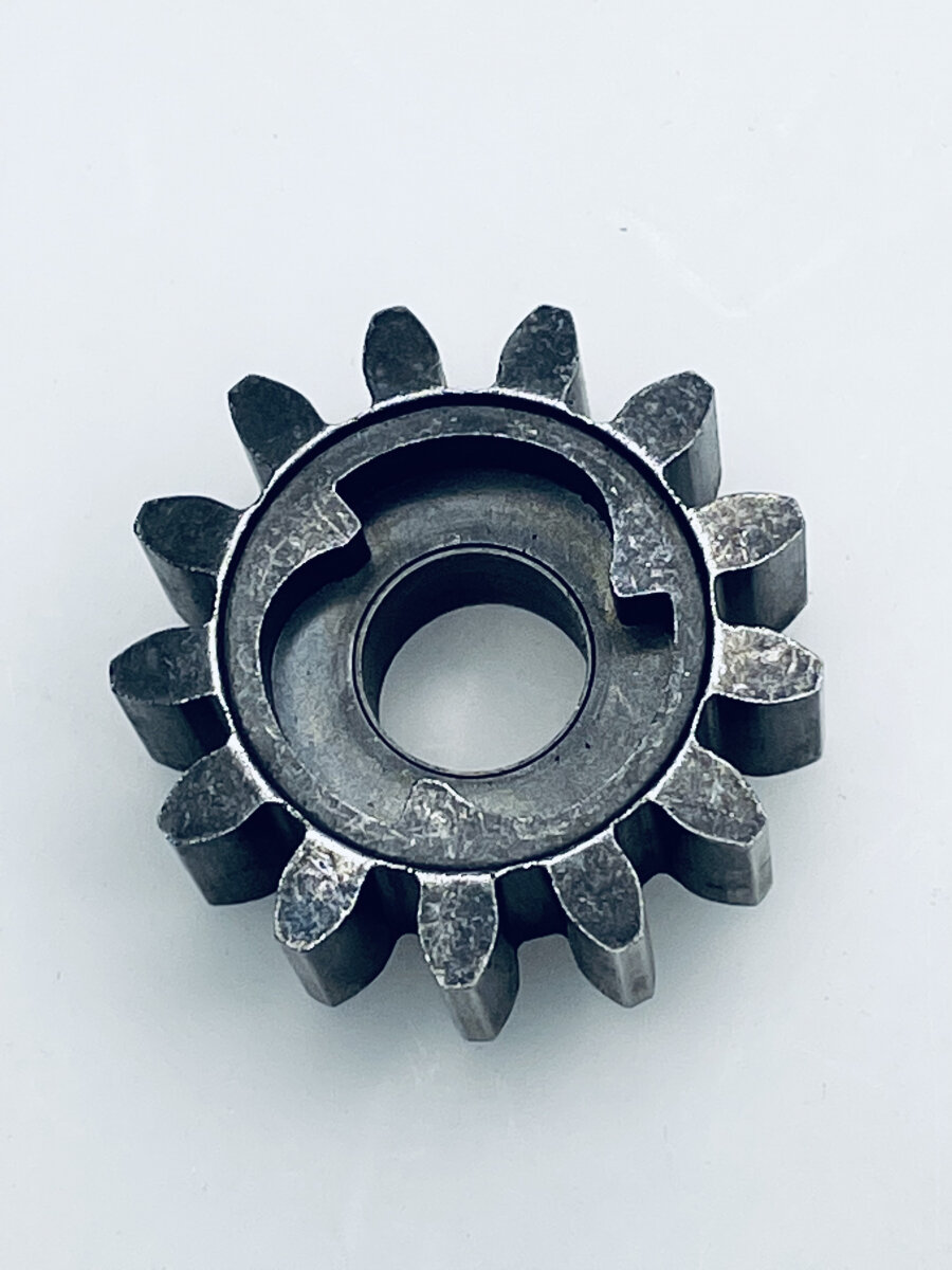 фото Шестерня привода левая (70300170) поз. 09 (D) PATRIOT PT 52 LS 005510184 №378