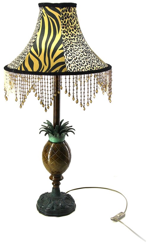 Настольная бронзовая лампа с оригинальной ножкой в виде ананаса