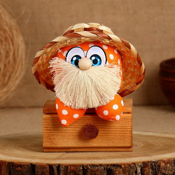 фото Оберег "Домовой Стасик", на сундуке, 15 x 11 см