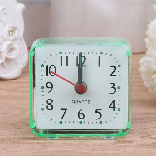 Бесшумные электронные часы с будильником зеленый 169₽