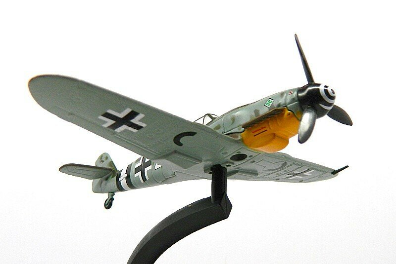 Масштабная модель 1/93, Самолет Messerschmitt Bf-109G — фото 1