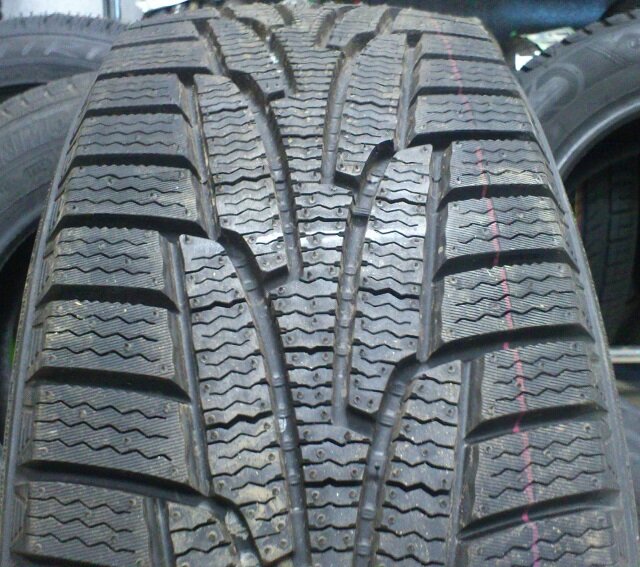 225/55 R-17 Kumho I'Zen KW31 101R