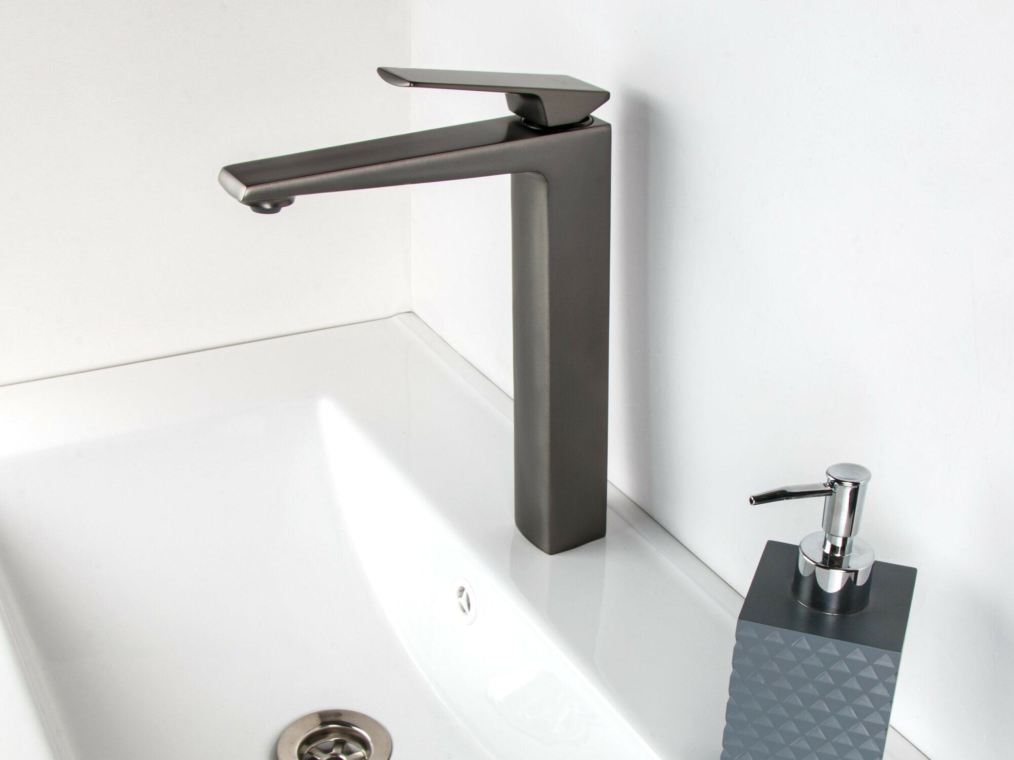 Смеситель для раковины a-five Lily D35 антрацит с монолитным изливом, цвет оружейная сталь (А5-1420) — фото 1