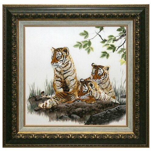 Картина вышитая шелком Три тигренка ручной работы /см 68х68х3/в багете