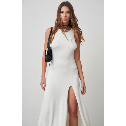 Платье MATU, размер 42/44, белый кружевное платье миди eva с флаттером vero moda цвет trench coat