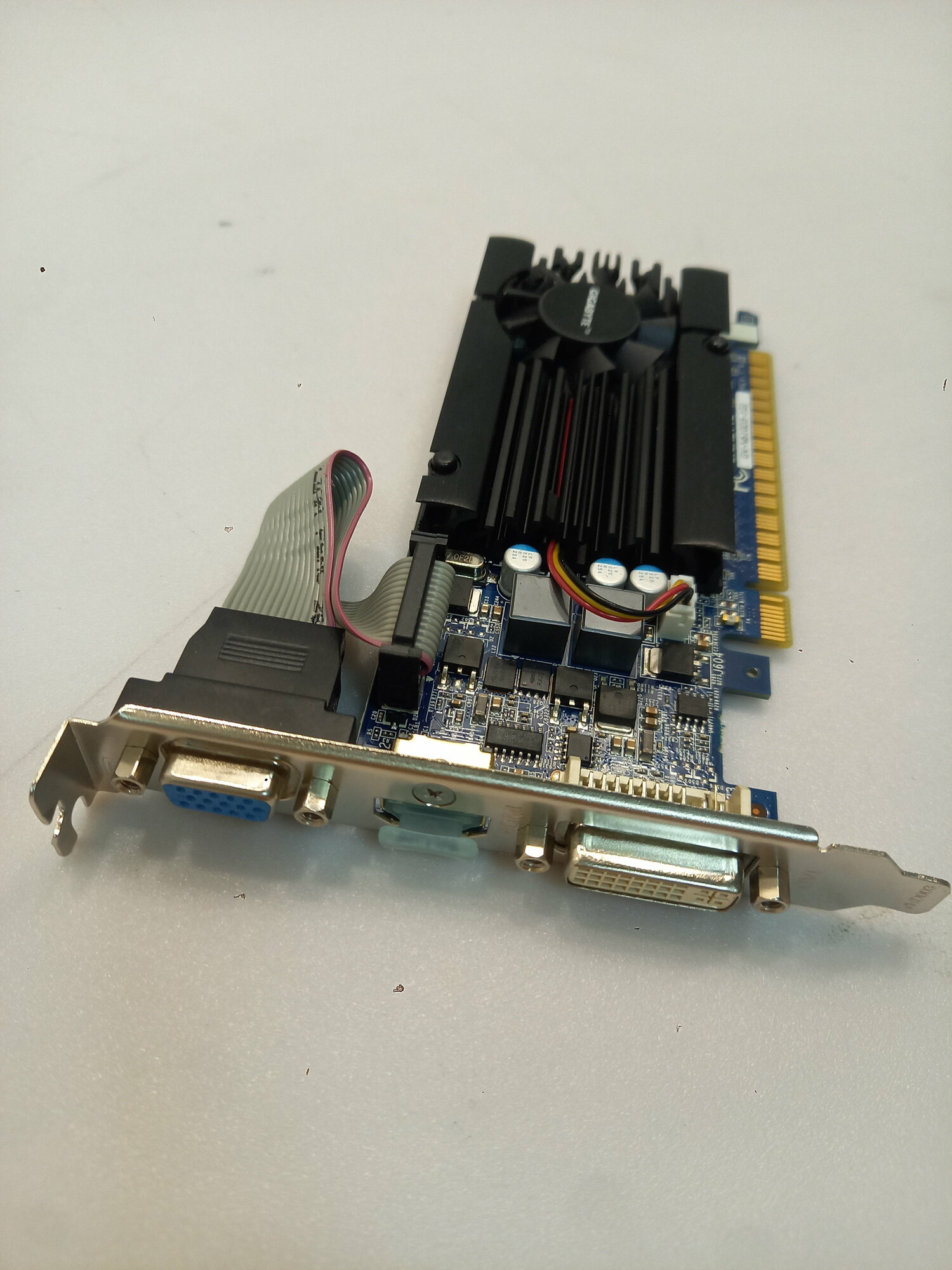 Видеокарта 1Gb DDR3 GIGABYTE GeForce GT610 GV-N610D3-1GI D-Sub+DVI+HDMI