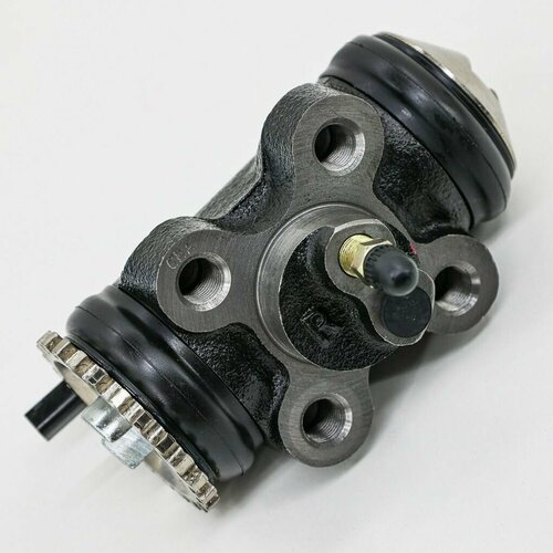 Рабочий тормозной цилиндр задний ISUZU FORWARD 46*50, диаметр 38, с прокачкой правый, SINGYUNG