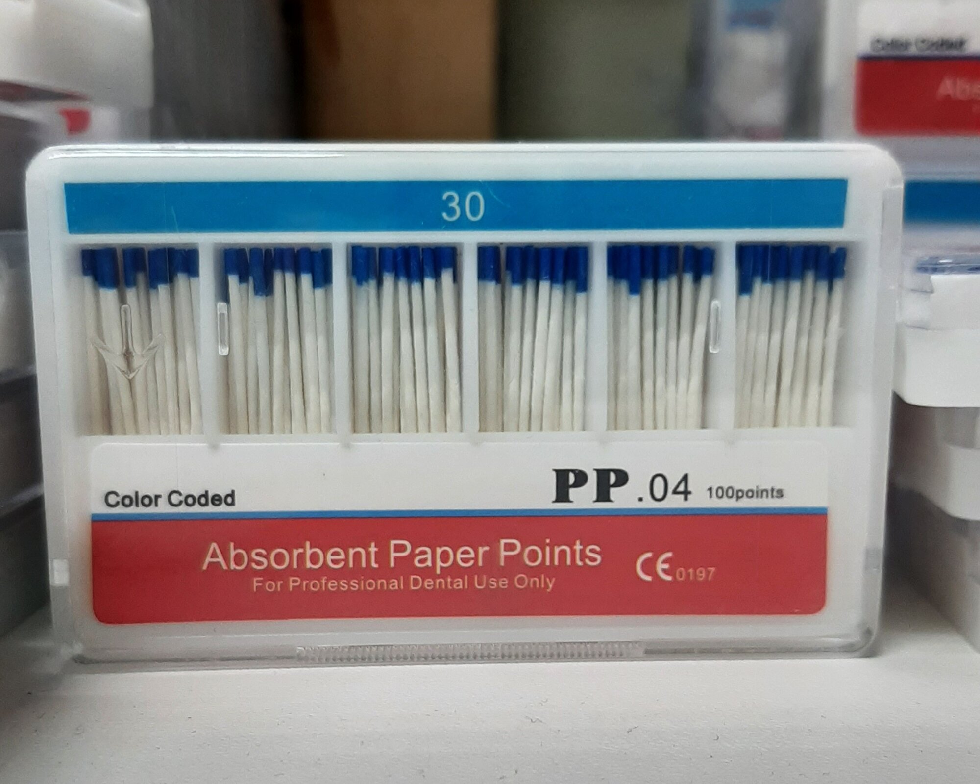 Штифты бумажные абсорбирующие эндоканальные стоматологические Absorbent Paper Points (HAND ROLLED)  конусность 04 размер №30100 шт. в упаковке