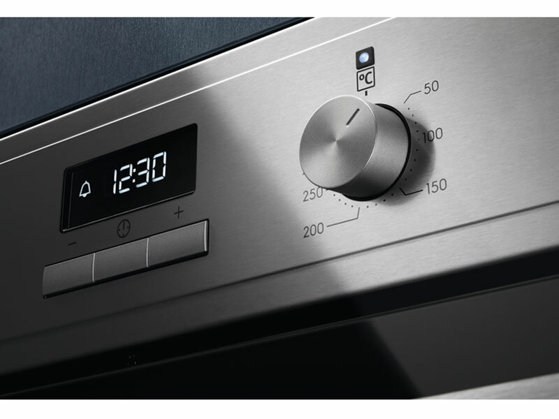 Обзор: Электрический духовой шкаф Electrolux EOD3H70X