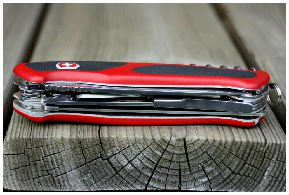 Нож перочинный Victorinox RangerGrip 71 Gardener (0.9713.C) 130мм 7функций красный/черный карт.короб - фото №8