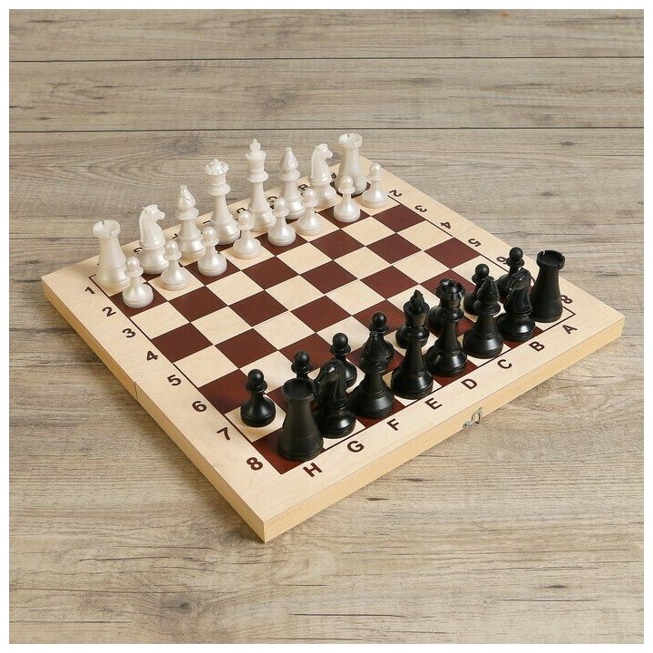 Шахматы гроссмейстерские (доска дерево 43х43 см, фигуры пластик, король h-10.5 см)