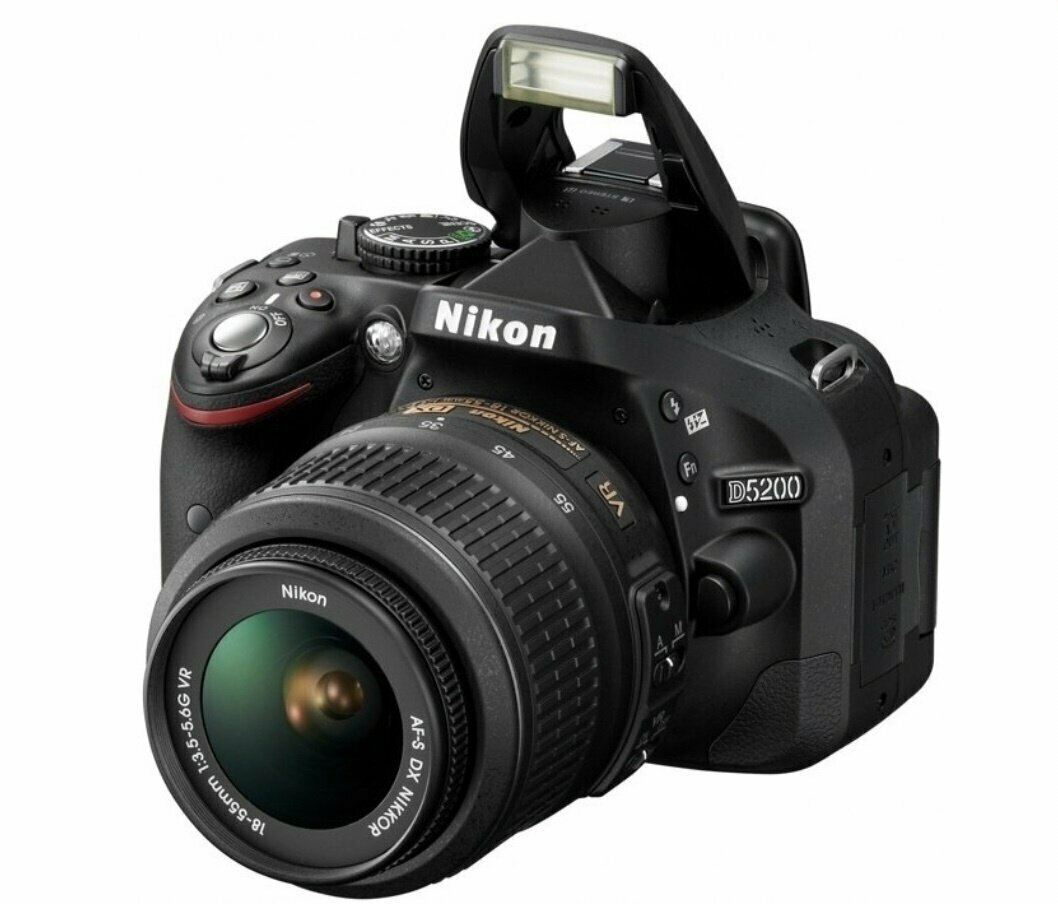 Зеркальный фотоаппарат Nikon D5200 kit 18-55 VR