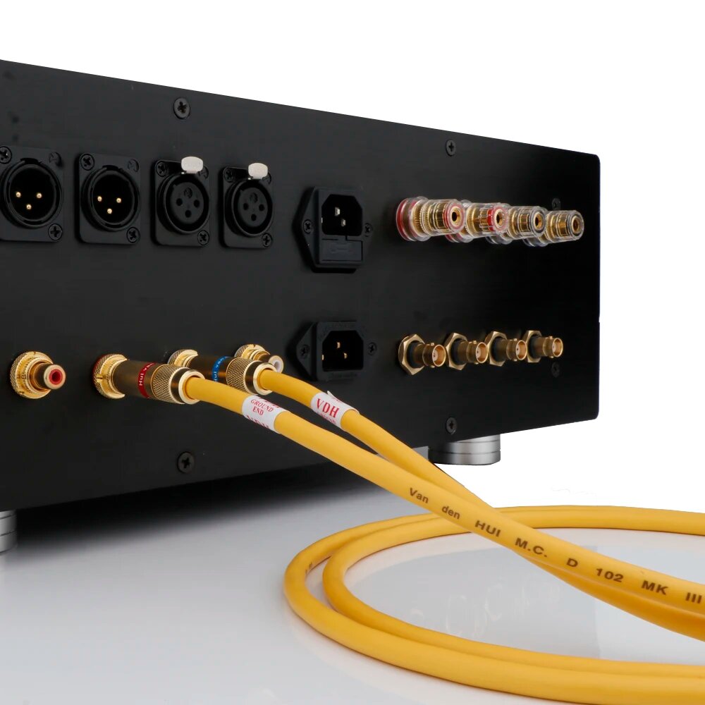 Пара аудиокабелей Hifi Van Den Hul M.C D-102 MK III HYBRID (Halogen F) с позолоченным разъемом RCA, удлинительным кабелем RCA к RCA VDH, Finished RCA cable, 1 м — фото 1