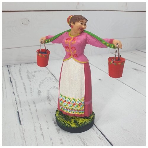 Казачка с коромыслом в розовом