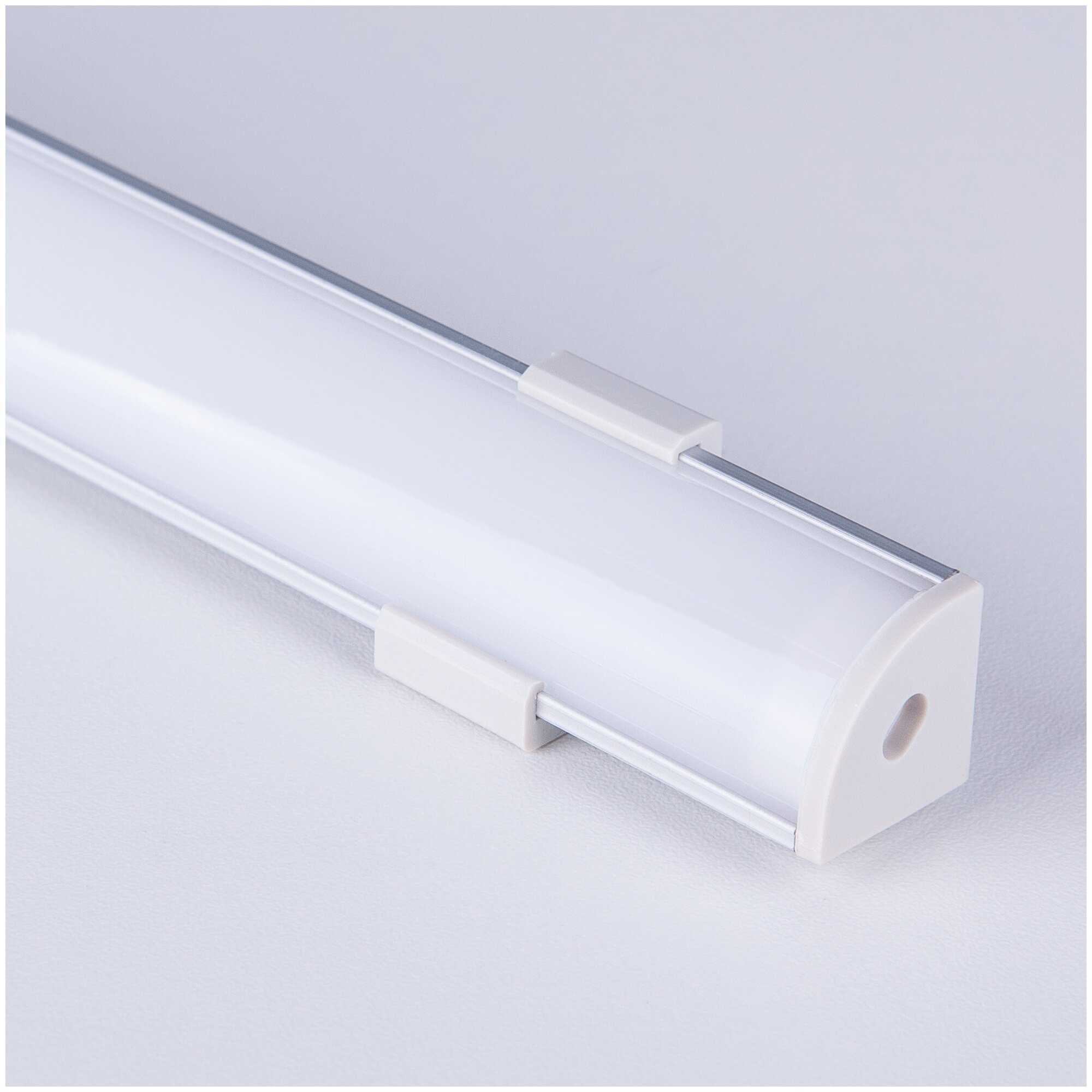 Угловой алюминиевый профиль для светодиодной ленты Elektrostandard LL-2-ALP008 Угловой алюминиевый профиль белый/белый для LED ленты (под ленту до 10mm) - фотография № 10