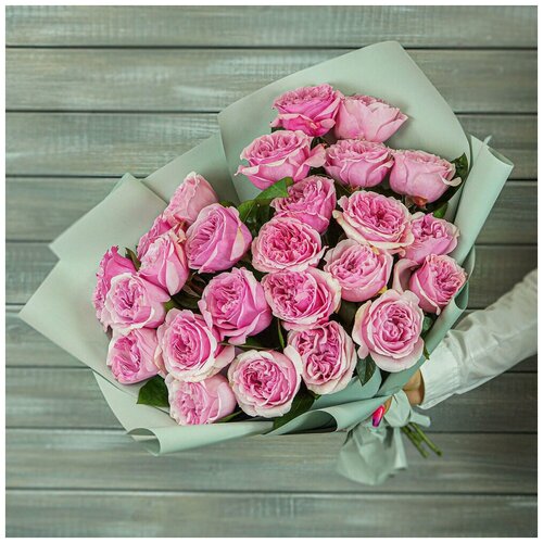 Букет из 25 ярко-розовых пионовидных роз Д