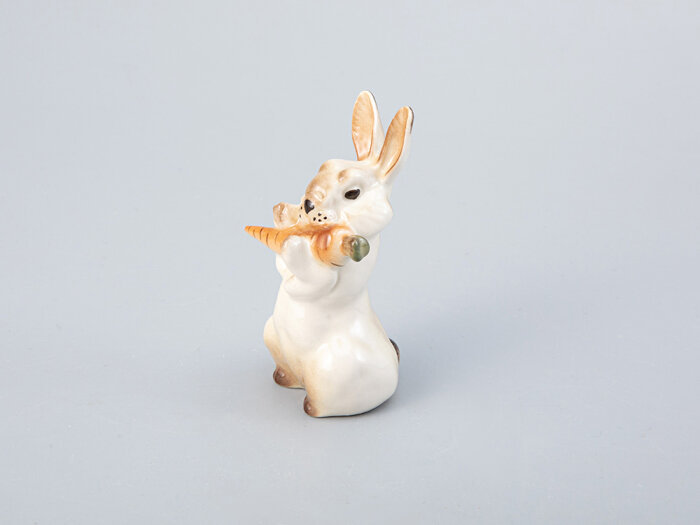Скульптура Лфз заяц с морковкой 2 - фото №5