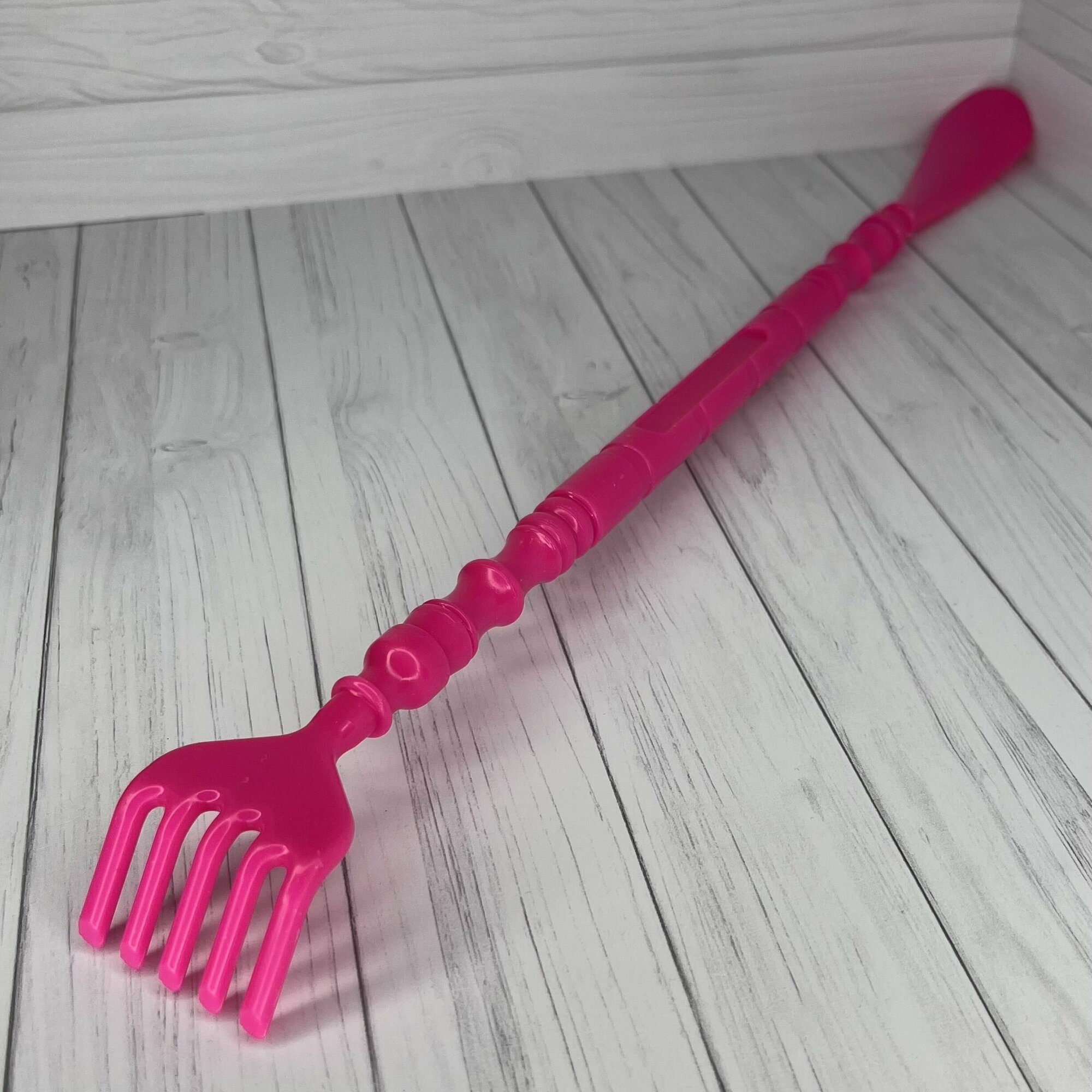 фото Чесалка 2в1 для спины 45см, ложка для обуви розовая, массажер ручной пластиковый для тела, головы, спины, ног, рожок обувной, спиночесалка, палка-чесалка, рука чесалка пластмассовая
