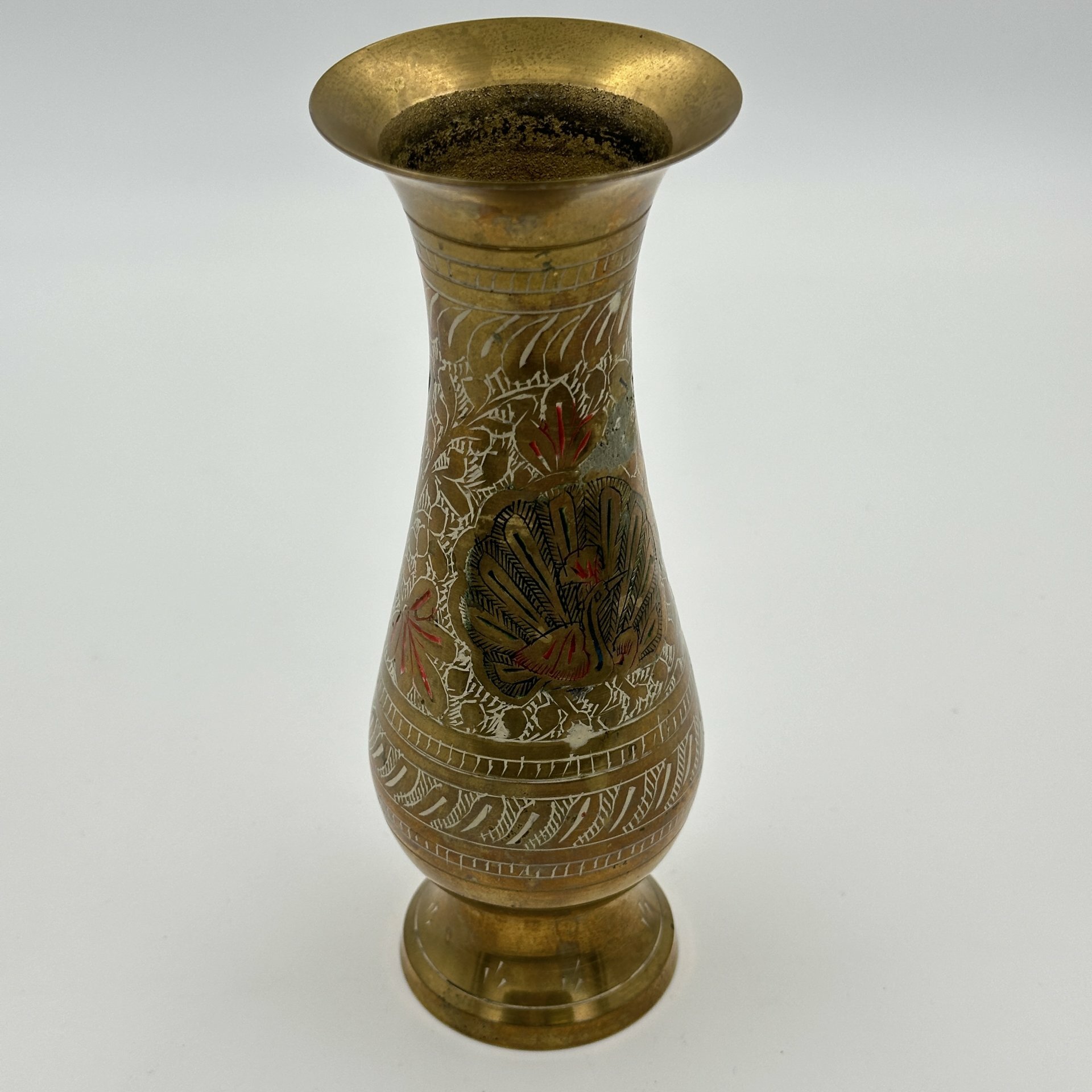 фото Ваза с изображением павлина и растительным декором, латунь, эмали, Индия, 1960-1990 гг.