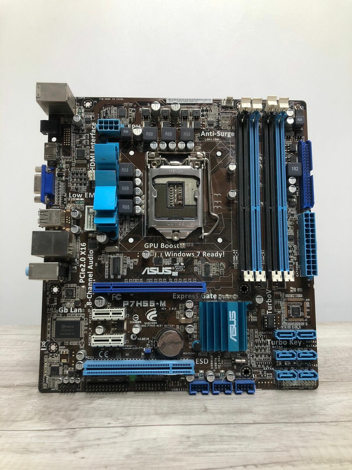 Материнская плата LGA1156 ASUS P7H55-M