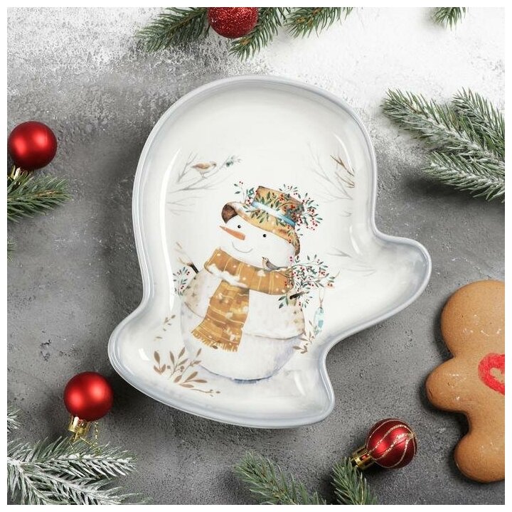 Блюдо сервировочное Доляна «Рождественский снеговик» 20×18×3 см цвет белый