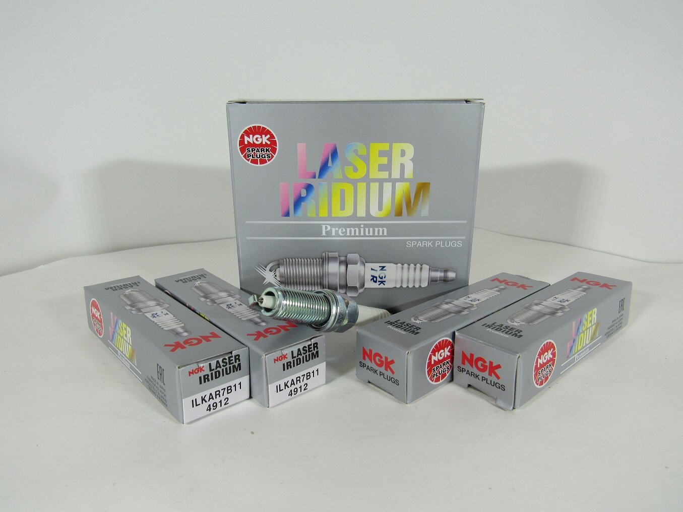 Комплект свечей зажигания NGK 4912 ILKAR7B11 IRIDIUM 4 штуки