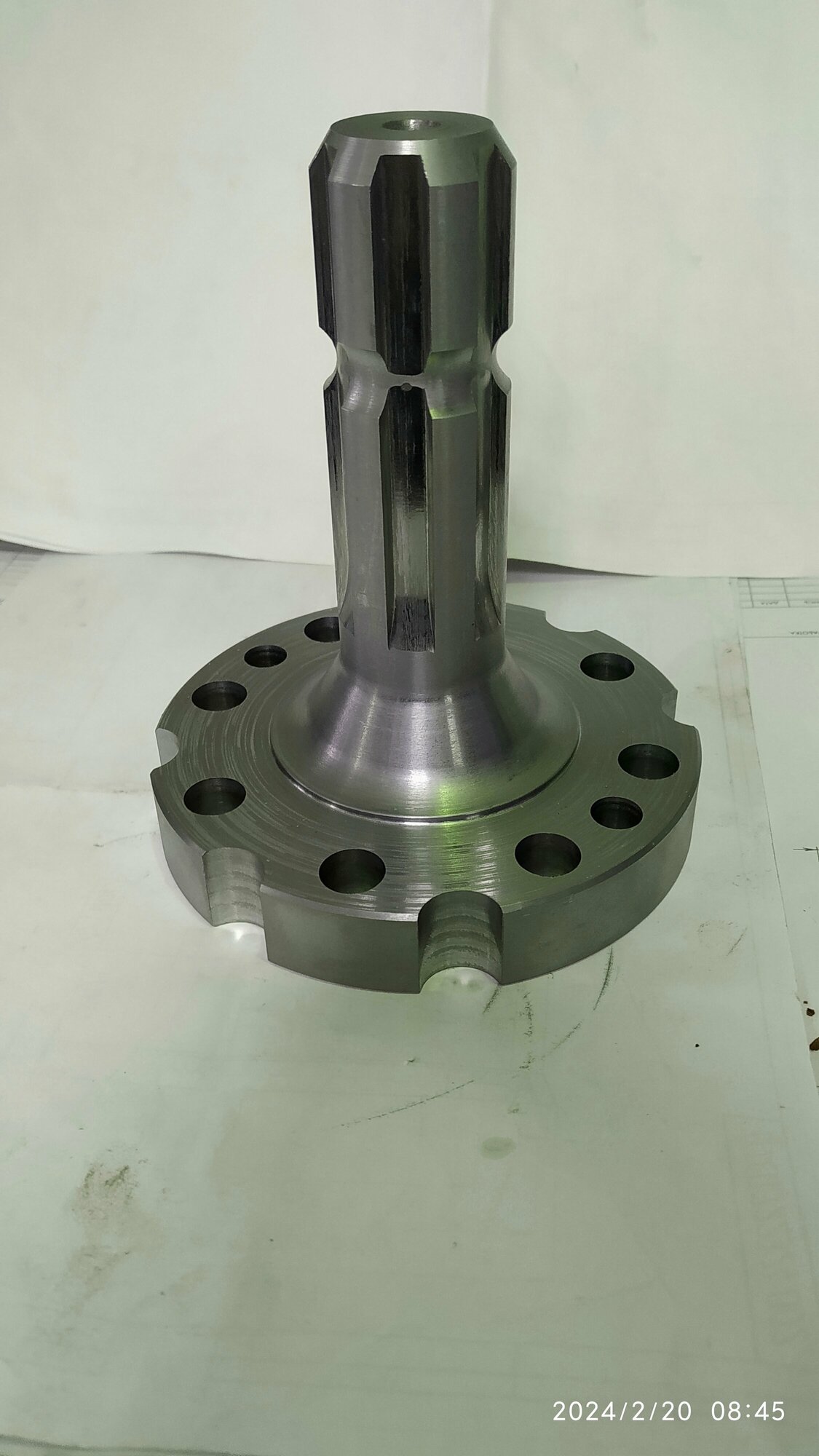 фото Вал отбора мощности (ВОМ)